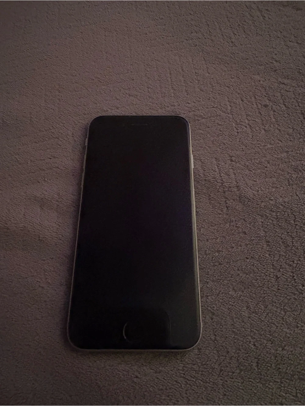 Apple Silver iPhone 6 with Front Home Button